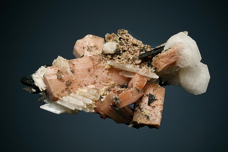 GENTHELVITE, ANALCIME, ALBITE, AEGIRINE and SERANDITE